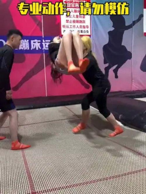 如何做公主抱女网红,揭秘网红与粉丝间的甜蜜互动