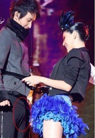 明星明显激凸,揭秘明星们的“意外”魅力