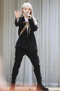 哪个明星叫玟,玟成闪耀时刻