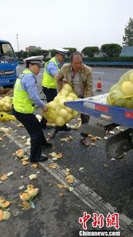 长圩吃瓜群众,揭秘街头巷尾的热议焦点